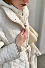 Загрузить изображение в средство просмотра галереи, Пальто стеганое со съемным капюшоном ecru