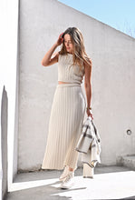 Загрузить изображение в средство просмотра галереи, Юбка в рубчик с разрезом