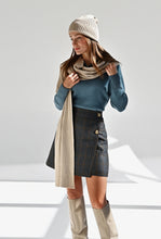 Загрузить изображение в средство просмотра галереи, Юбка с запахом на пуговицах