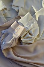 Загрузить изображение в средство просмотра галереи, Блуза шелковая классическая