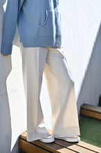 Загрузить изображение в средство просмотра галереи, UNI8 | Брюки широкие без складок с накладными карманами сзади