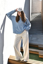 Загрузить изображение в средство просмотра галереи, UNI8 | Брюки широкие без складок с накладными карманами сзади