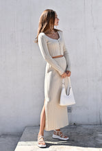 Загрузить изображение в средство просмотра галереи, Юбка в рубчик с разрезом